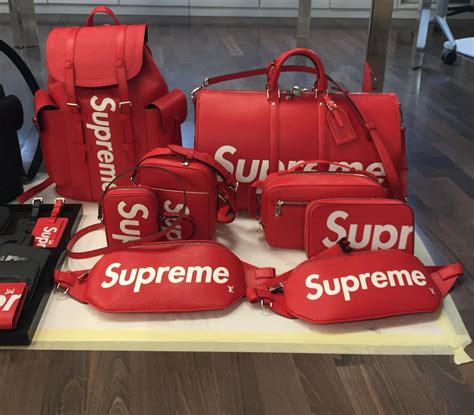 louis vuitton supreme tas prijs|supreme x louis vuitton.